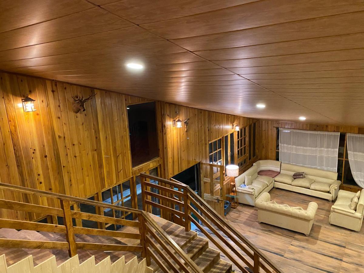 ガントク Log Cabin In The Woods Bed & Breakfast エクステリア 写真